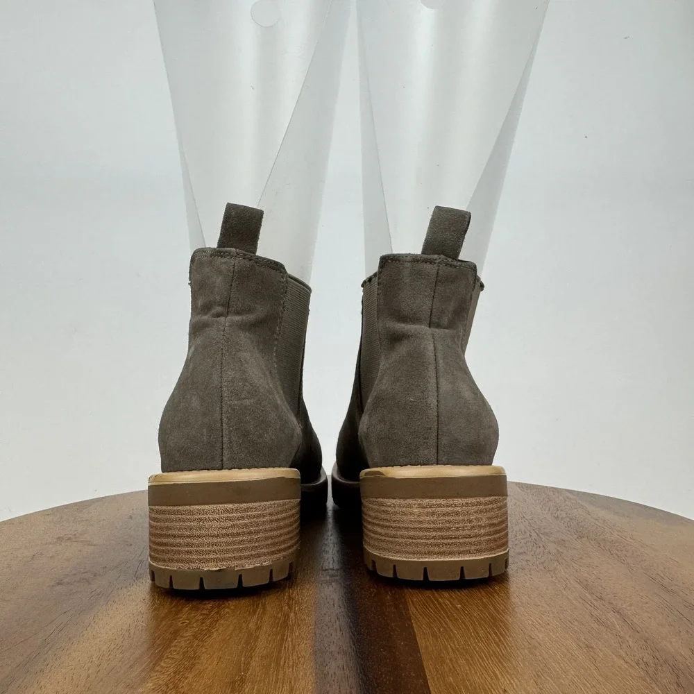 Womens Blondo Matilda Taupe Suede Waterproof Lug Sole Heel Chelsea Boot Size 7.5